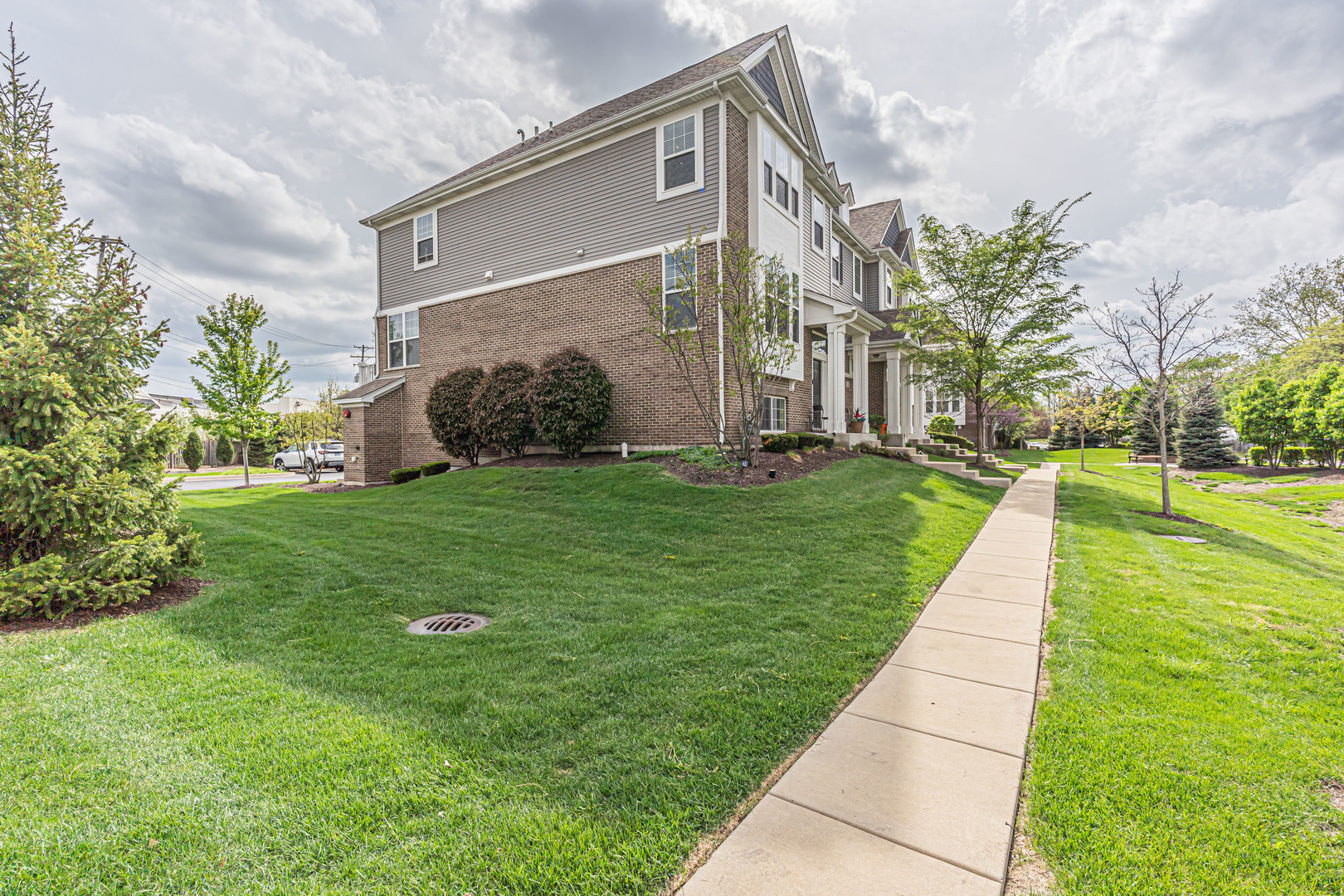 1134 East Bauer Road Naperville IL 60563