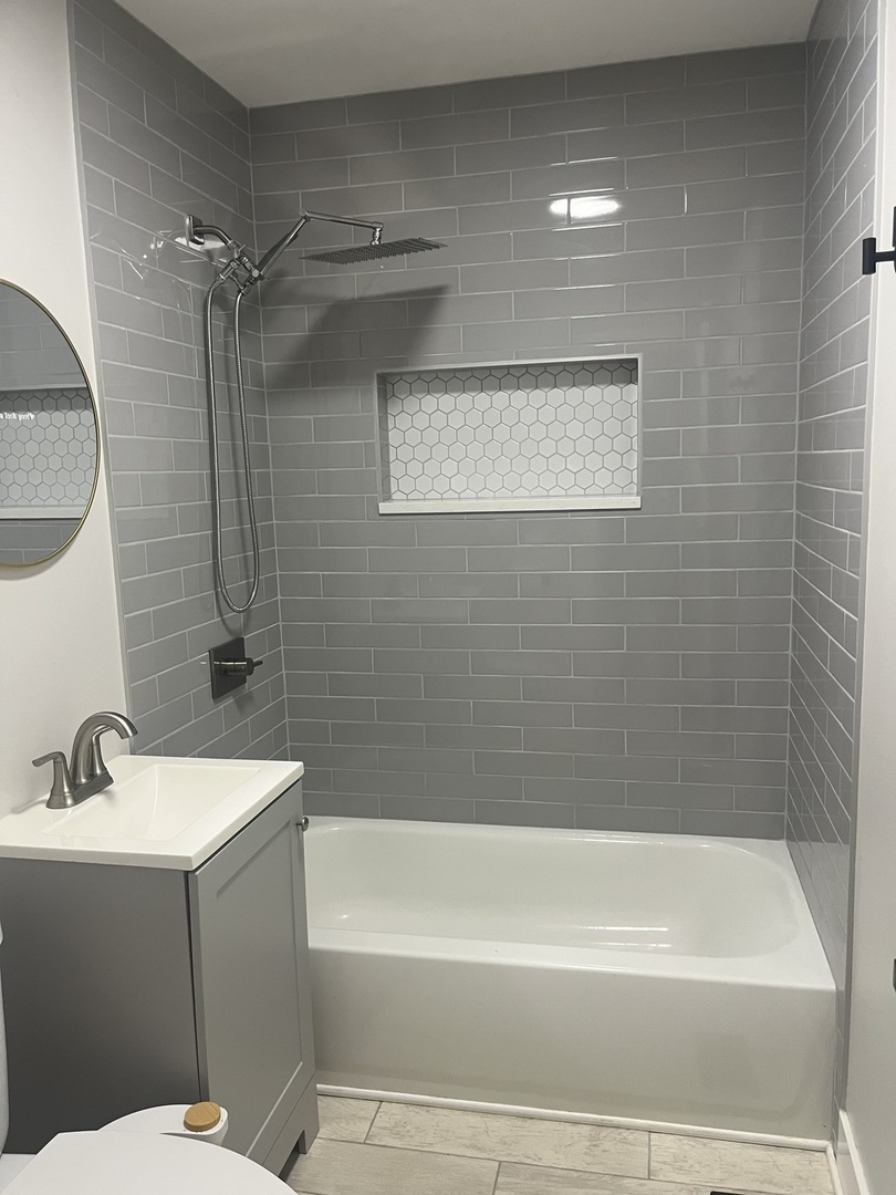 342 Seminole Lane Carol Stream IL 60188