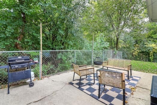 342 Seminole Lane Carol Stream IL 60188