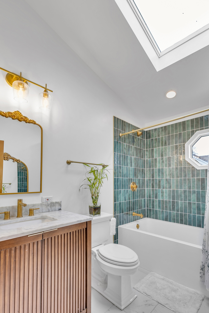 228 West Grove Street Lombard IL 60148
