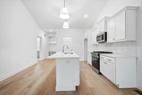 8 Stone Mill Court Bloomington IL 61705