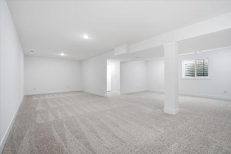8 Stone Mill Court Bloomington IL 61705