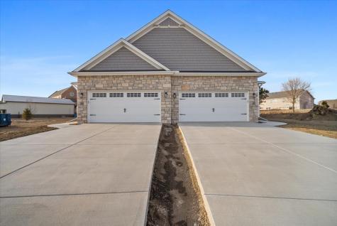 8 Stone Mill Court Bloomington IL 61705