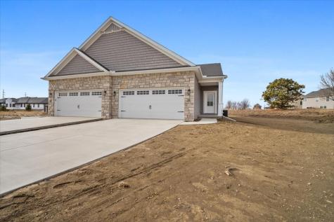 8 Stone Mill Court Bloomington IL 61705