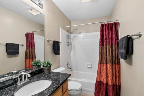 139 North Crooked Lake Lane Lindenhurst IL 60046