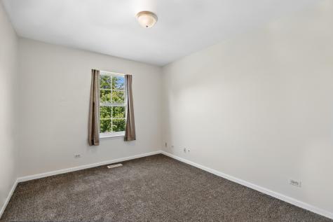 139 North Crooked Lake Lane Lindenhurst IL 60046
