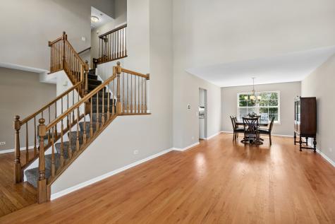 139 North Crooked Lake Lane Lindenhurst IL 60046