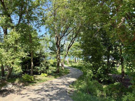 139 North Crooked Lake Lane Lindenhurst IL 60046