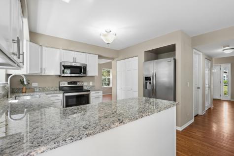 139 North Crooked Lake Lane Lindenhurst IL 60046