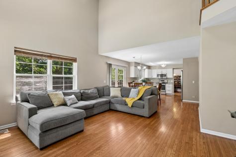 139 North Crooked Lake Lane Lindenhurst IL 60046