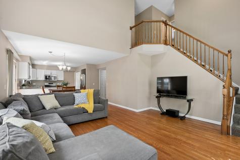 139 North Crooked Lake Lane Lindenhurst IL 60046