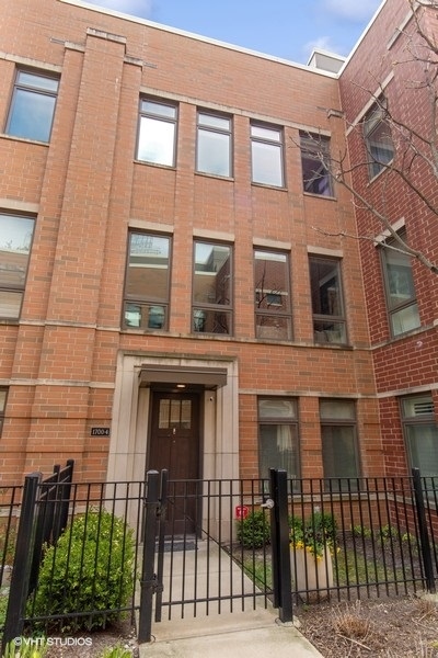 1700 South Prairie Avenue Chicago IL 60616