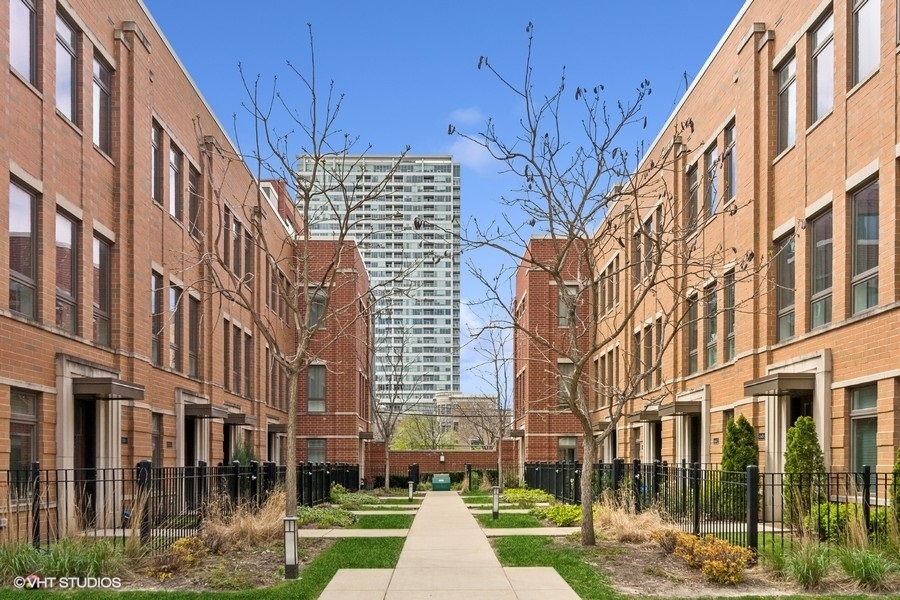 1700 South Prairie Avenue Chicago IL 60616