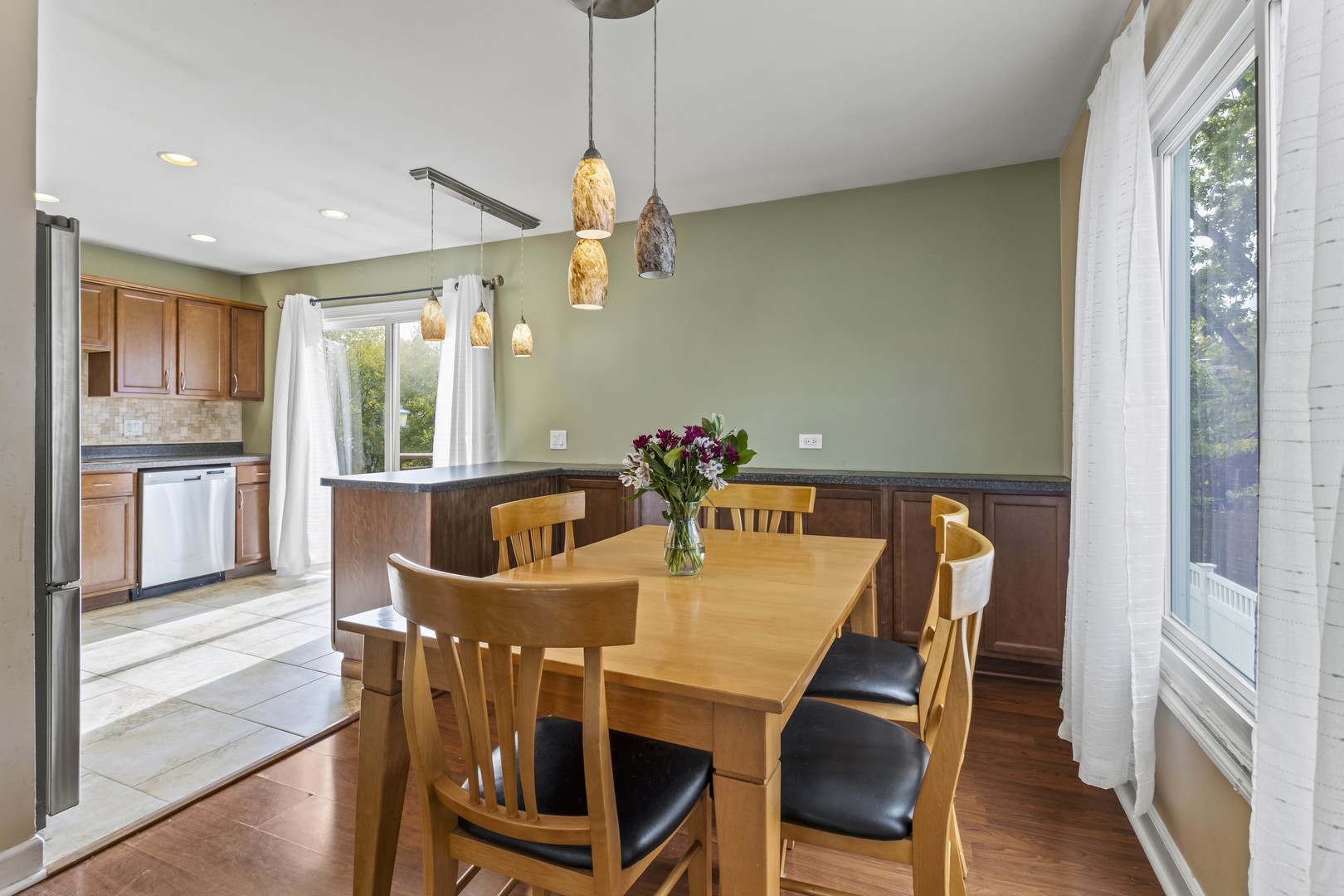 557 Cottonwood Circle Bolingbrook IL 60440