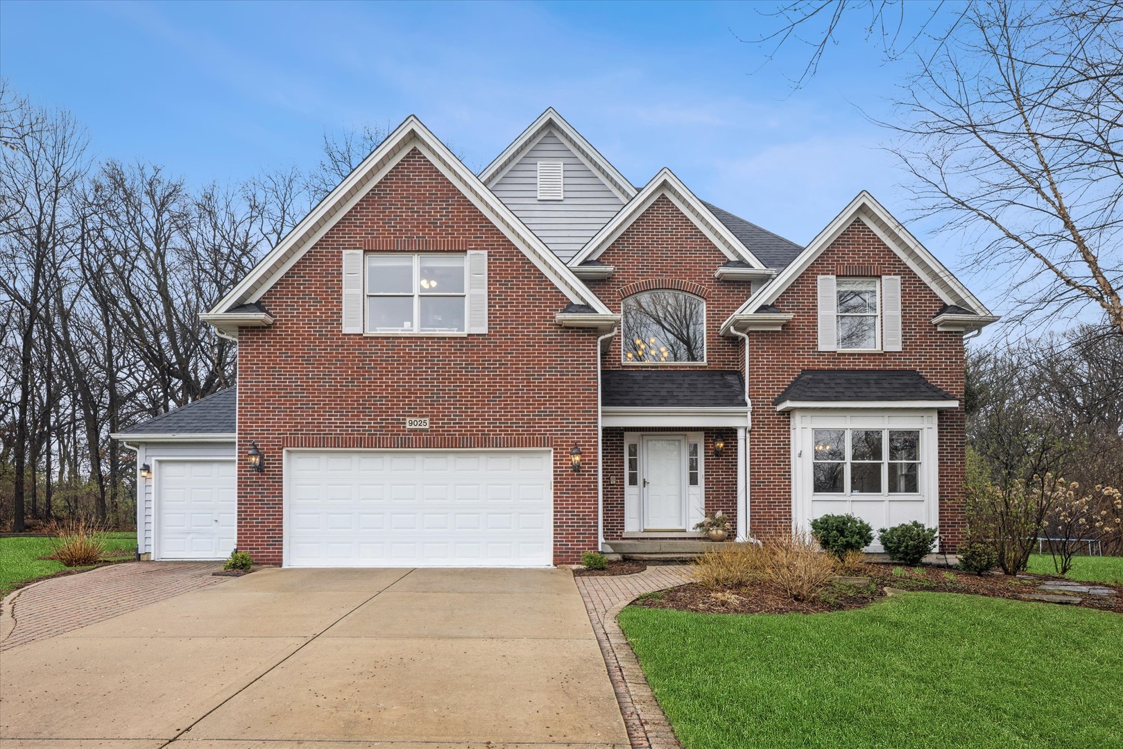 9025 Darien Woods Court Darien IL 60561