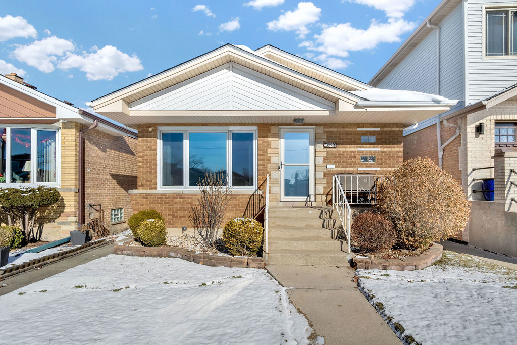 6628 West 63rd Place Chicago IL 60638