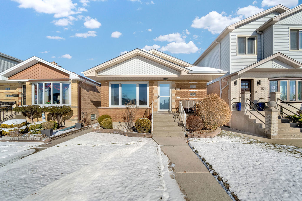 6628 West 63rd Place Chicago IL 60638