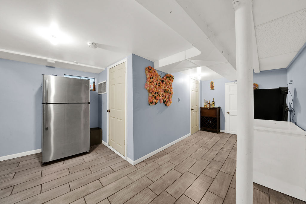 6628 West 63rd Place Chicago IL 60638