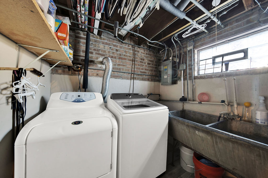 6628 West 63rd Place Chicago IL 60638
