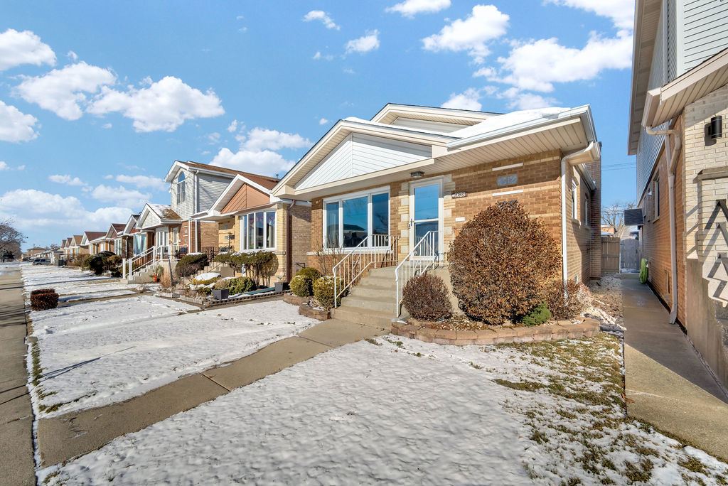 6628 West 63rd Place Chicago IL 60638