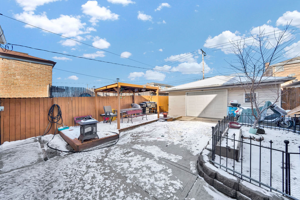 6628 West 63rd Place Chicago IL 60638