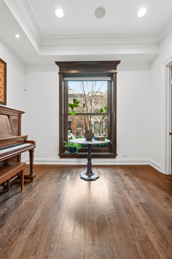 41 East Elm Street Chicago IL 60611