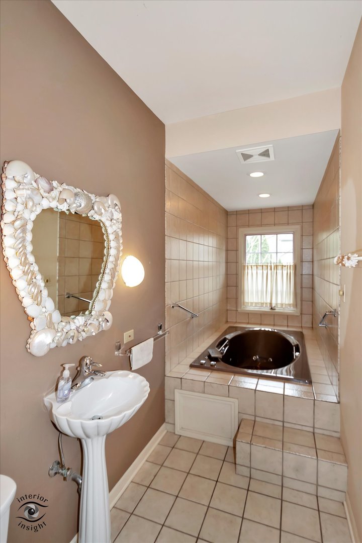 1437 Gilbert Avenue Downers Grove IL 60515