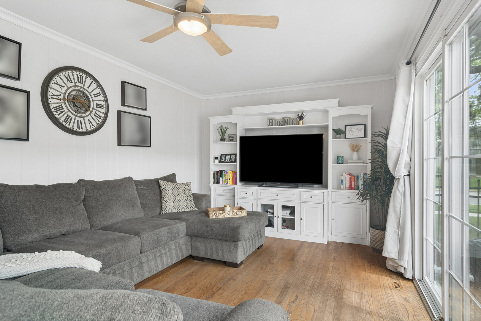 4331 Hoover Street Rolling Meadows IL 60008