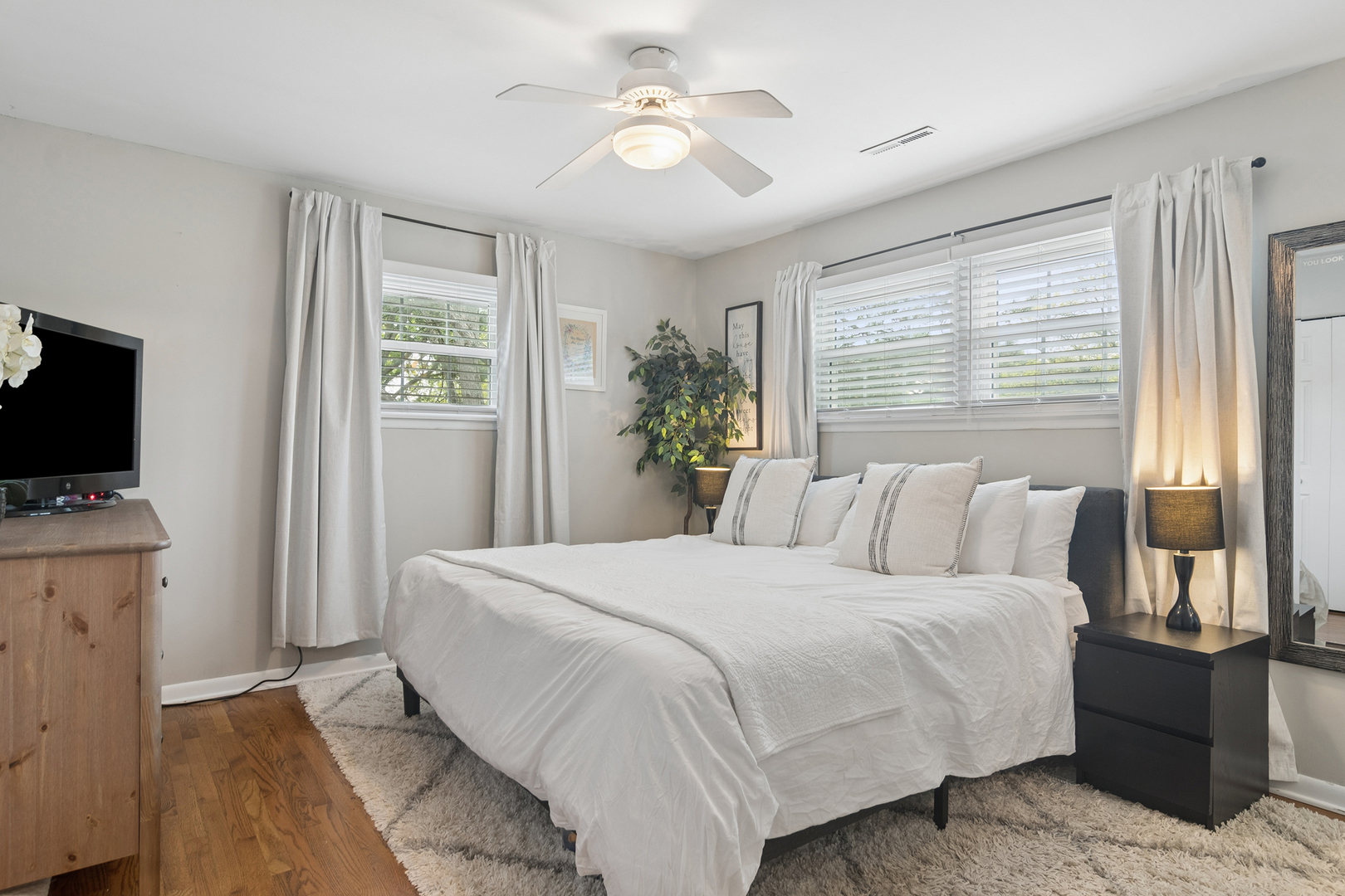 4331 Hoover Street Rolling Meadows IL 60008