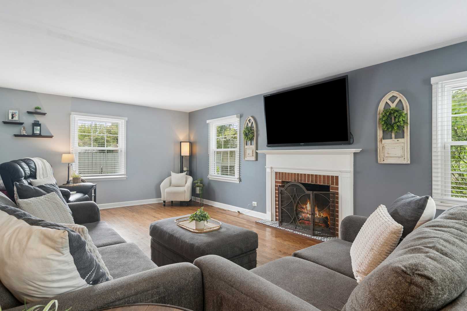 4331 Hoover Street Rolling Meadows IL 60008