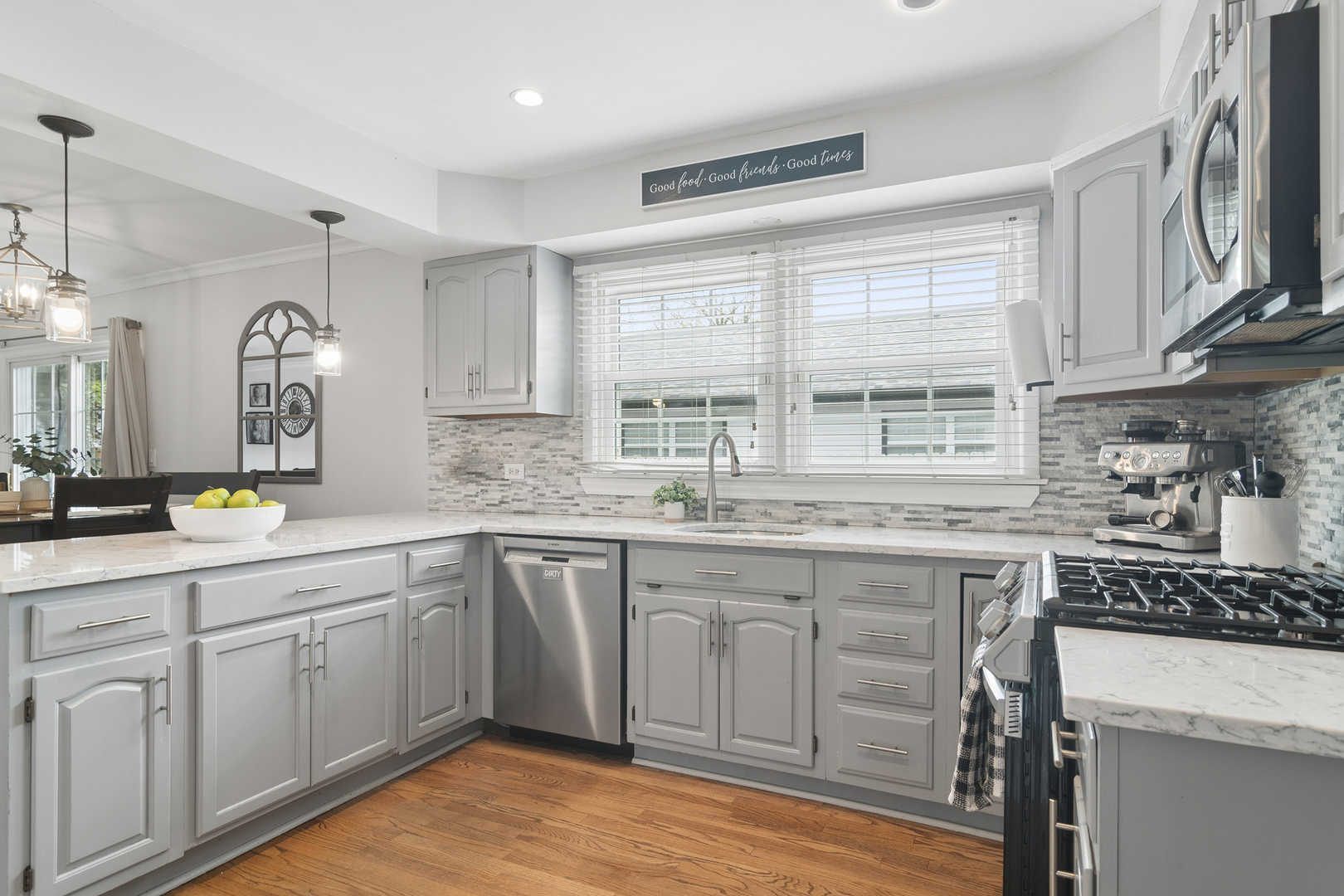 4331 Hoover Street Rolling Meadows IL 60008