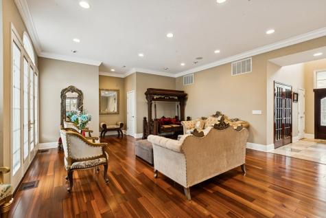 4229 Dempster Street Skokie IL 60076