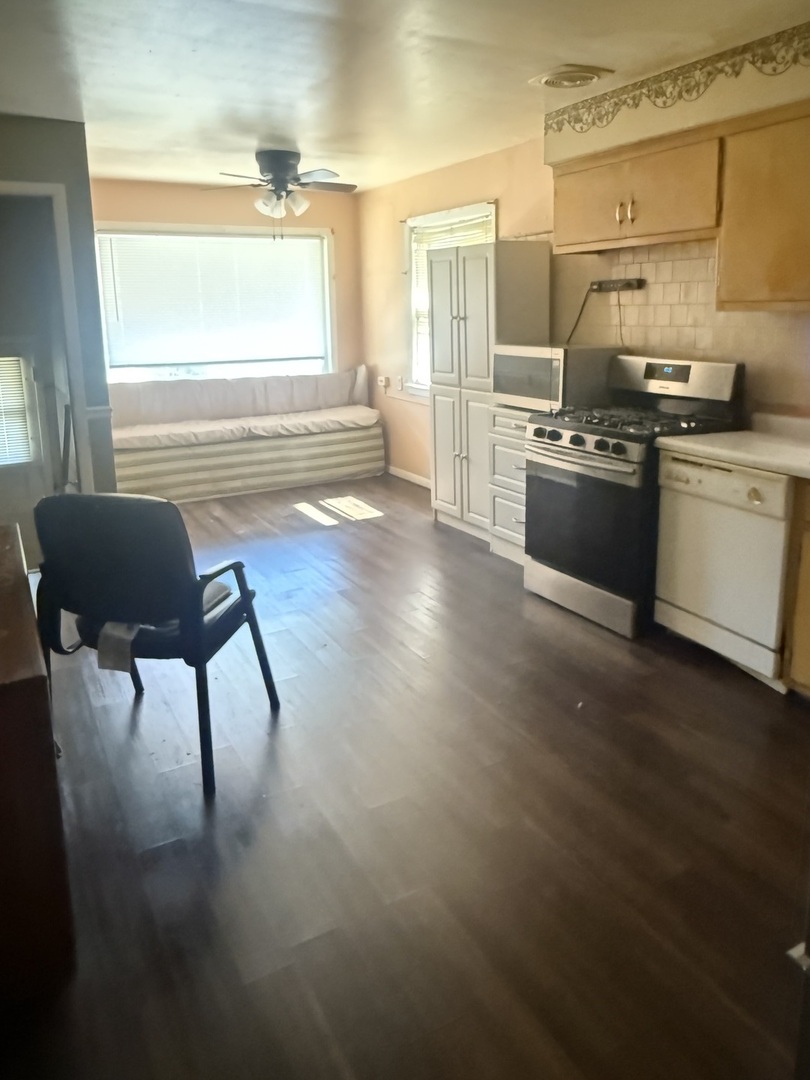 10553 South Calumet Avenue Chicago IL 60628