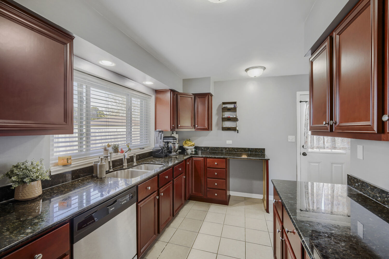 113 East Central Avenue Lombard IL 60148