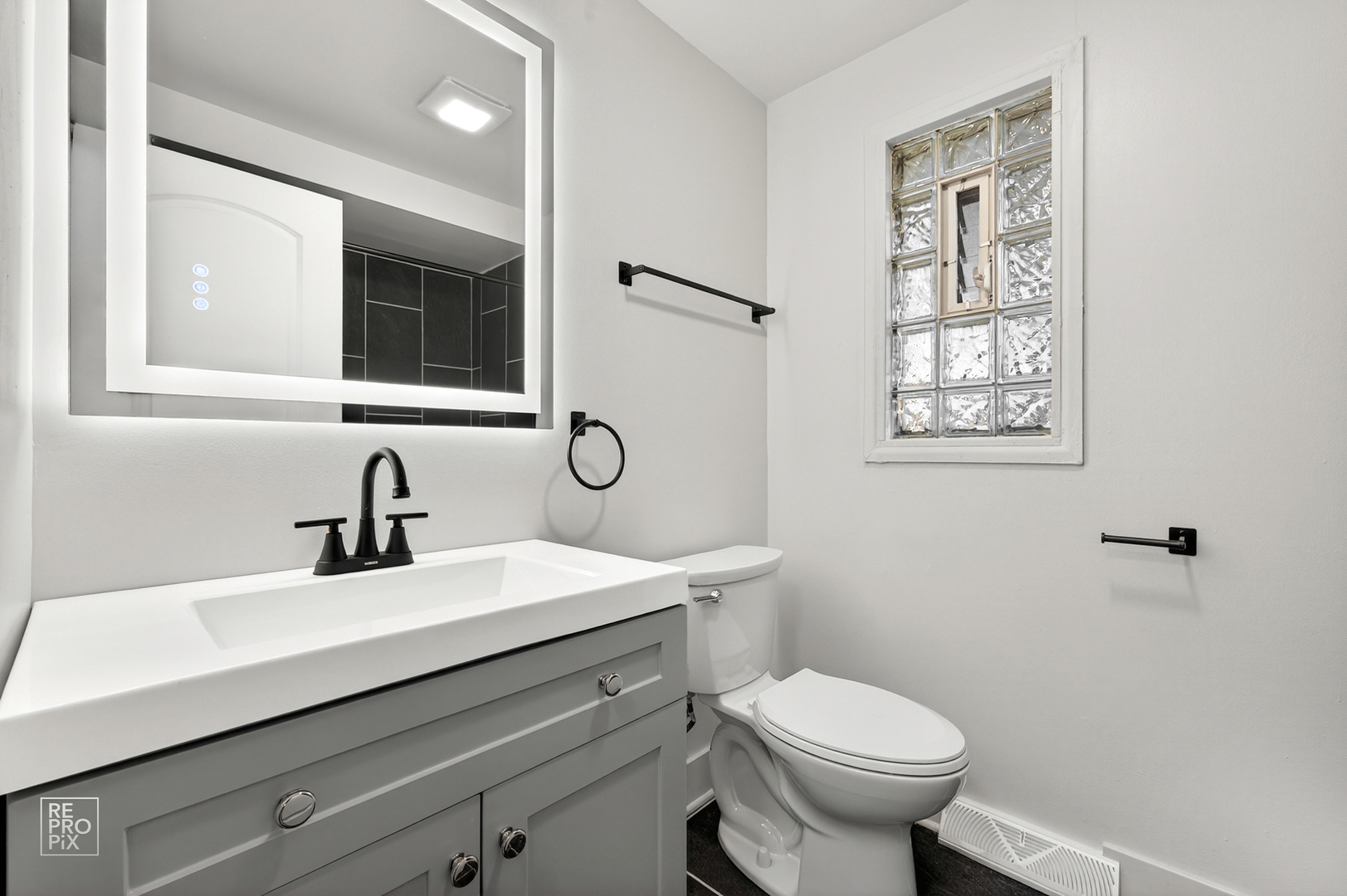 11607 South Loomis Street Chicago IL 60643