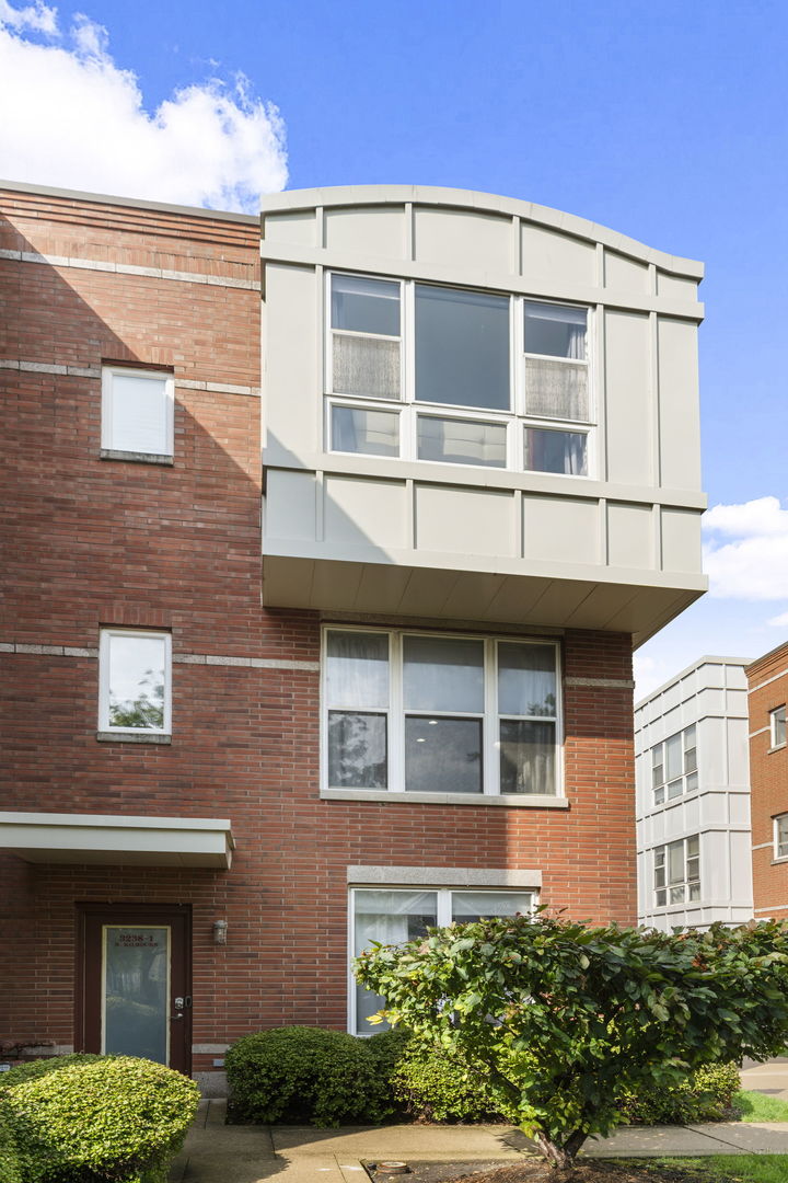 3238 North Kilbourn Avenue Chicago IL 60641