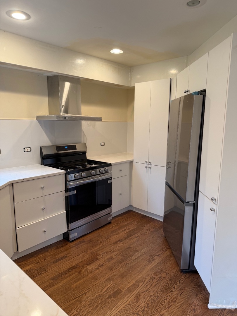 1203 Hobson Oaks Drive Naperville IL 60540