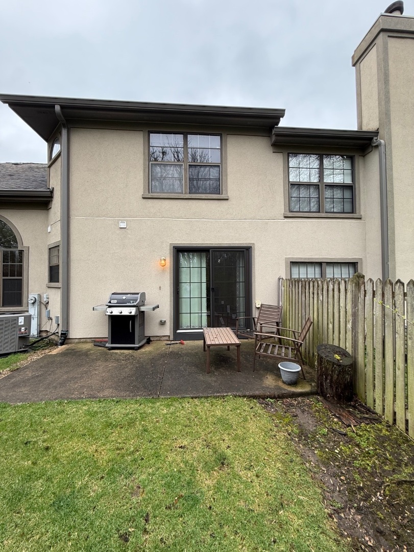 1203 Hobson Oaks Drive Naperville IL 60540