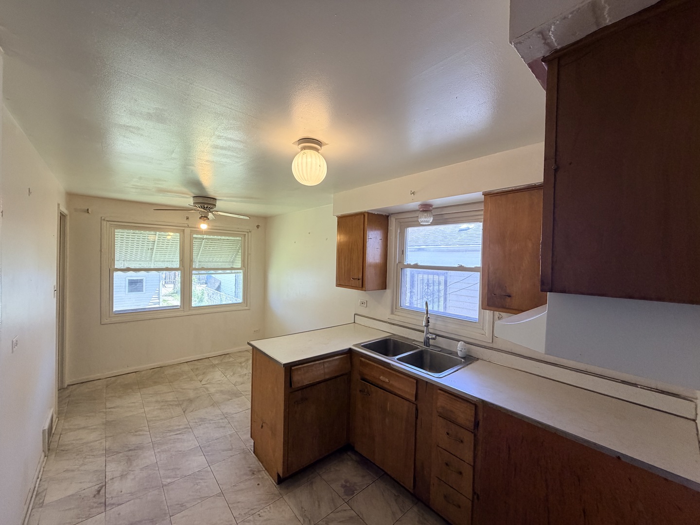 11719 South Throop Street Chicago IL 60643