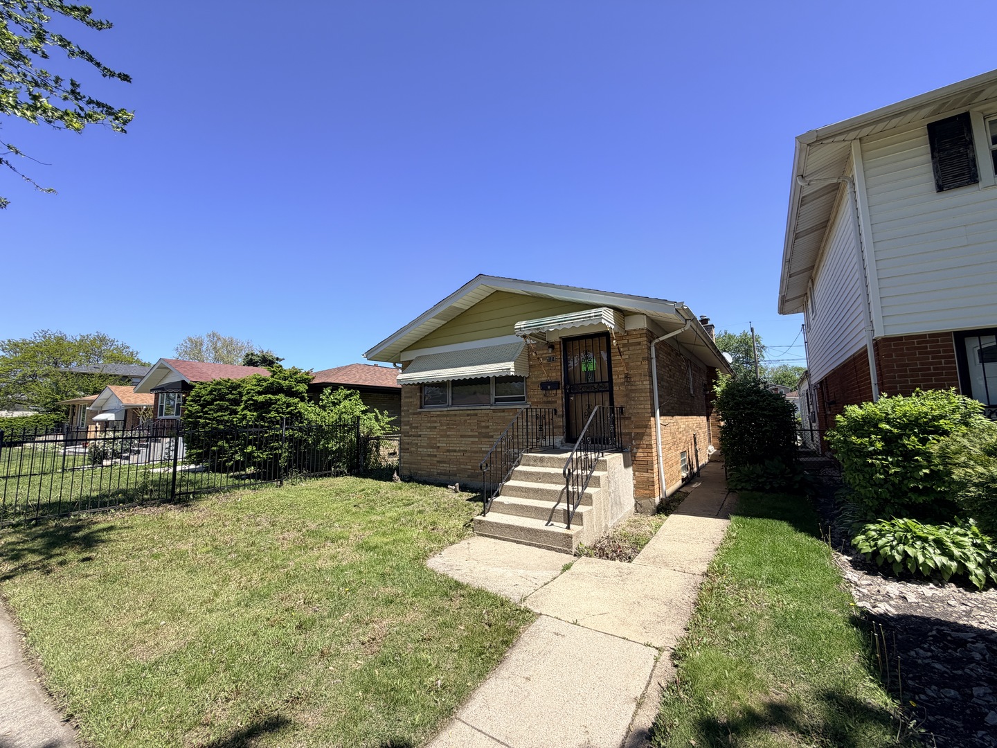 11719 South Throop Street Chicago IL 60643