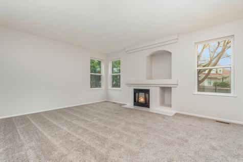 2746 Hillsboro Boulevard Aurora IL 60503