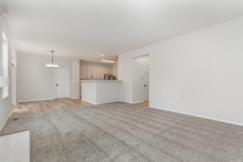 2746 Hillsboro Boulevard Aurora IL 60503