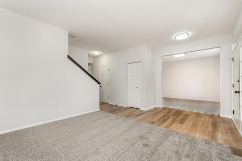 2746 Hillsboro Boulevard Aurora IL 60503