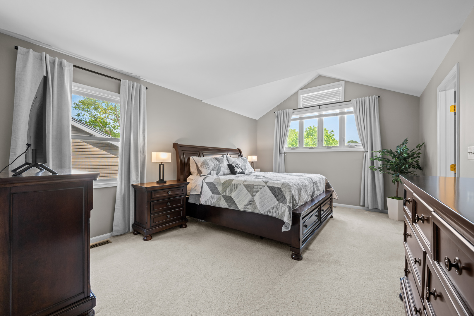 1631 Terri Circle Naperville IL 60563