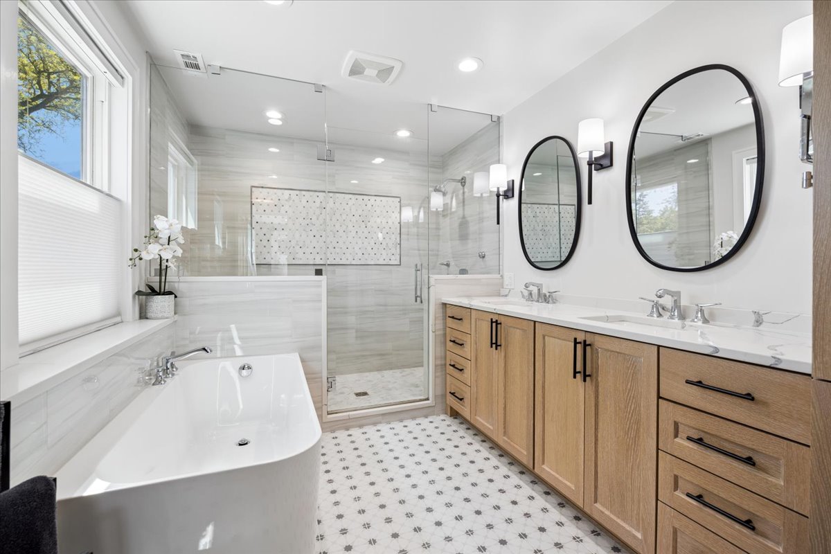 5613 North Nottingham Avenue Chicago IL 60631