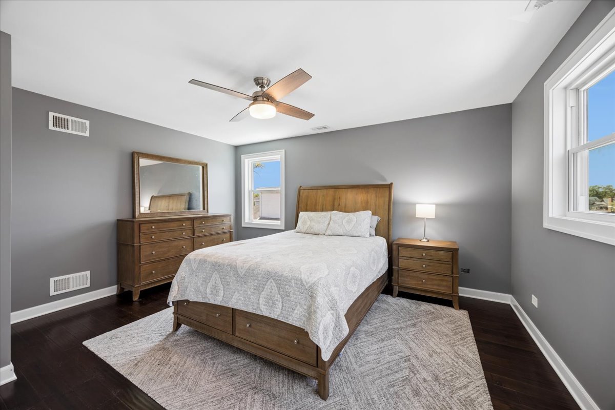 5613 North Nottingham Avenue Chicago IL 60631