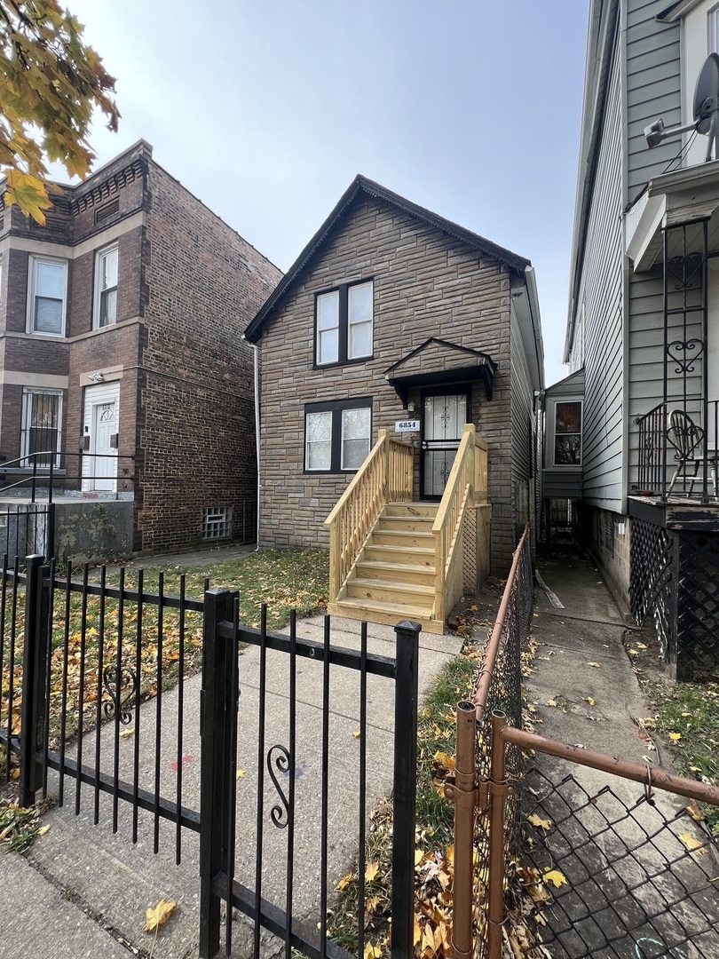 6854 South Dorchester Avenue Chicago IL 60637