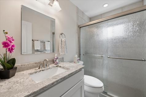 1742 East Tano Lane Mount Prospect IL 60056
