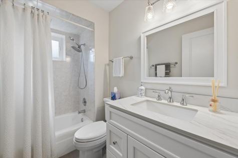 1742 East Tano Lane Mount Prospect IL 60056