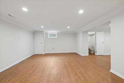 1742 East Tano Lane Mount Prospect IL 60056